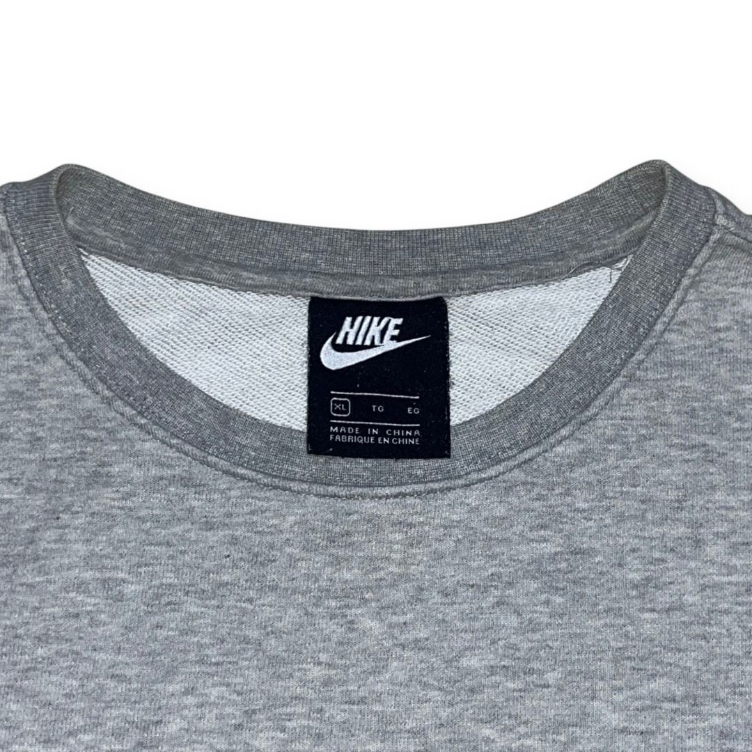 NIKE PULLOVER SWEATSHIRT (Category: Coats, Jackets and Outerwear) located in Quezon. Submitted by ejay.thrift.clothes (Listing ID 1469436501, Image 3). Description: FREE SHIPPING XL 22 X 27 NO ISSUE COLOR RATE: 10/10 AS NEW CONDITION FRESHLY WASHED READY TO WEAR # 624 .