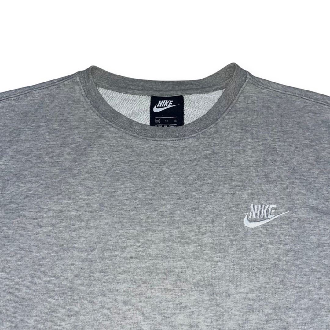 NIKE PULLOVER SWEATSHIRT (Category: Coats, Jackets and Outerwear) located in Quezon. Submitted by ejay.thrift.clothes (Listing ID 1469436501, Image 2). Description: FREE SHIPPING XL 22 X 27 NO ISSUE COLOR RATE: 10/10 AS NEW CONDITION FRESHLY WASHED READY TO WEAR # 624 .