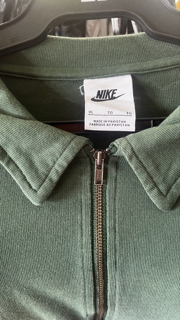 nike quarter zip (Category: Formal Shirts) located in Pasay City. Submitted by lucky_jhonel (Listing ID 1469485933, Image 3). Description: dimension 22x29 solid ng condition neto .