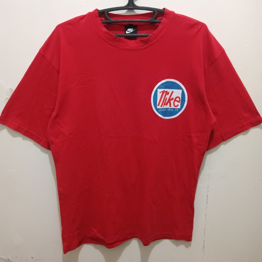 NIKE Red Shirt (Category: Tshirts & Polo Shirts ) located in Caloocan City. Submitted by jaychingsss (Listing ID 1469497153, Image 1). Description: Nike Shirt - 100 20x28 Color Rate: 9.5/10 With Necktag, Cut Washtag NEED WASH.