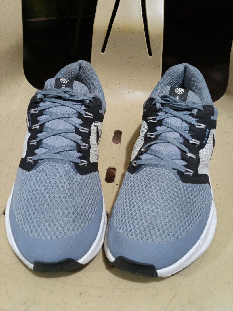 Nike run swift flywire running shoes (Category: Sneakers) located in Davao. Submitted by ljay.thriftedfinds (Listing ID 1469534244, Image 1). Description: Nike run swift flywire running shoes Size 7.5 Excellent No issue.