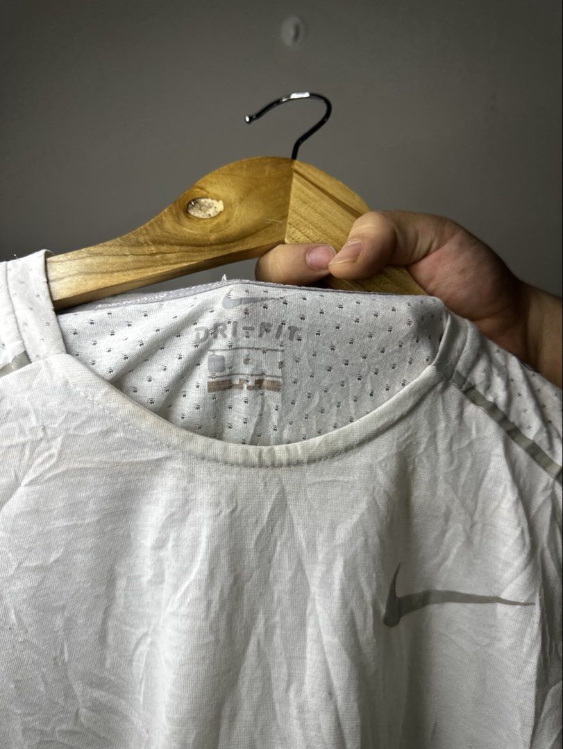 NIKE RUNNING (Category: Tshirts & Polo Shirts ) located in Molave. Submitted by thriftmate13 (Listing ID 1469476104, Image 3). Description: .