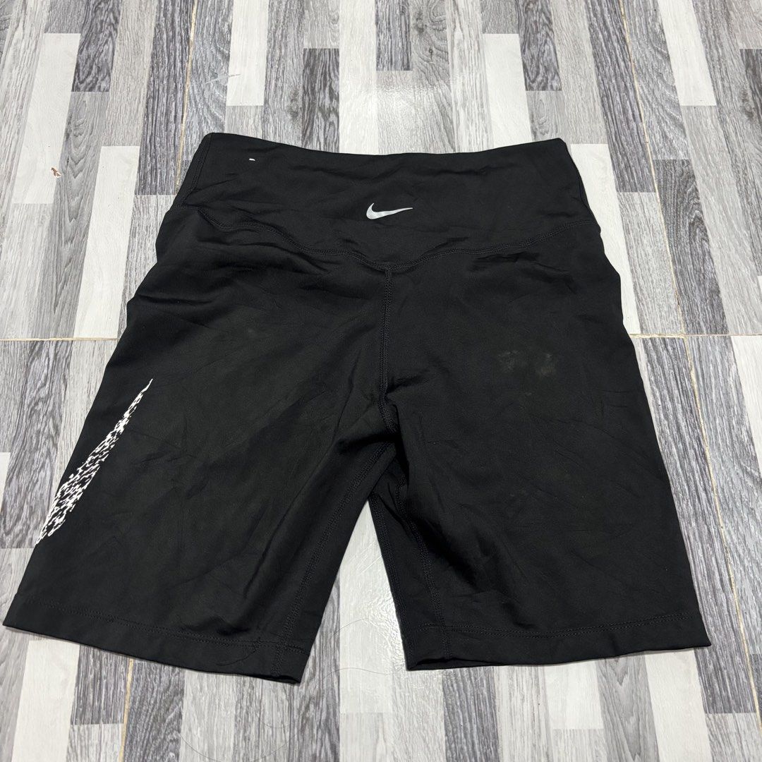 Nike running shorts (Category: Shorts) located in Banga. Submitted by akosiloco (Listing ID 1469499788, Image 3). Description: Size Large Plus sf.