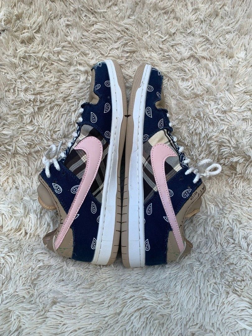 Nike SB Dunk Low Travis Scott (Cactus Jack) (Category: Sneakers) located in Lianga. Submitted by legitseller12345678 (Listing ID 1469404708, Image 3). Description: Nike SB Dunk Low Travis Scott (Cactus Jack)📌 Excellent Size 8 Solid nito boss💯 Mine 1200 Plus sf.