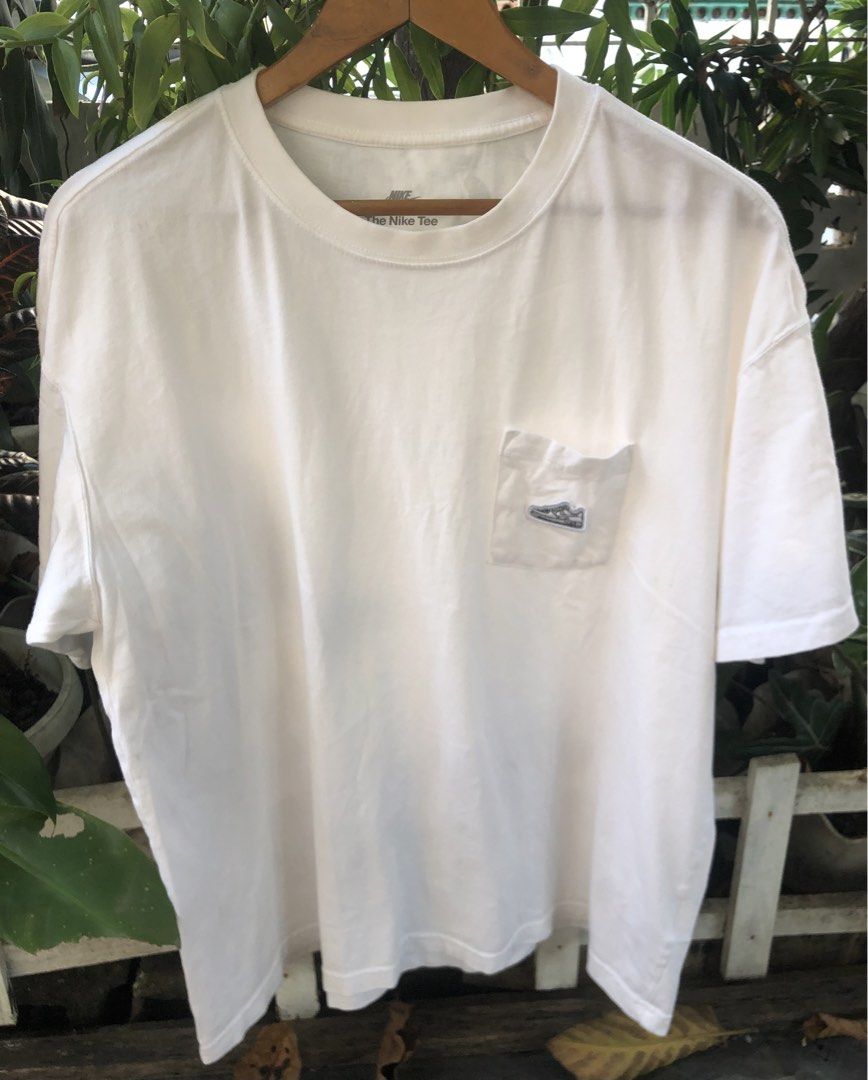 Nike Shirt (Category: Tshirts & Polo Shirts ) located in Manila. Submitted by jayart.225 (Listing ID 1469451918, Image 1). Description: 22.5 x 26.