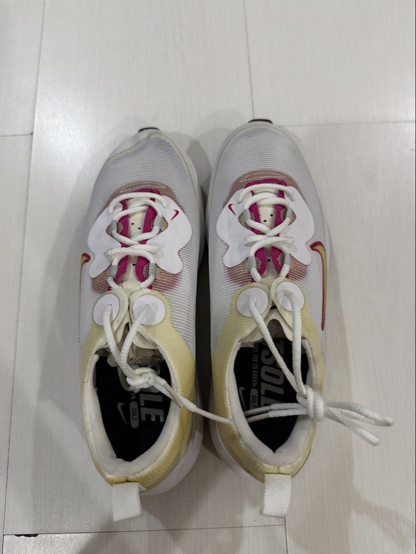 Nike Shoes (Category: Shoe inserts) located in Mandaluyong City. Submitted by 2goodfinds (Listing ID 1469409063, Image 1). Description: Original Nike shoes Never Worn .