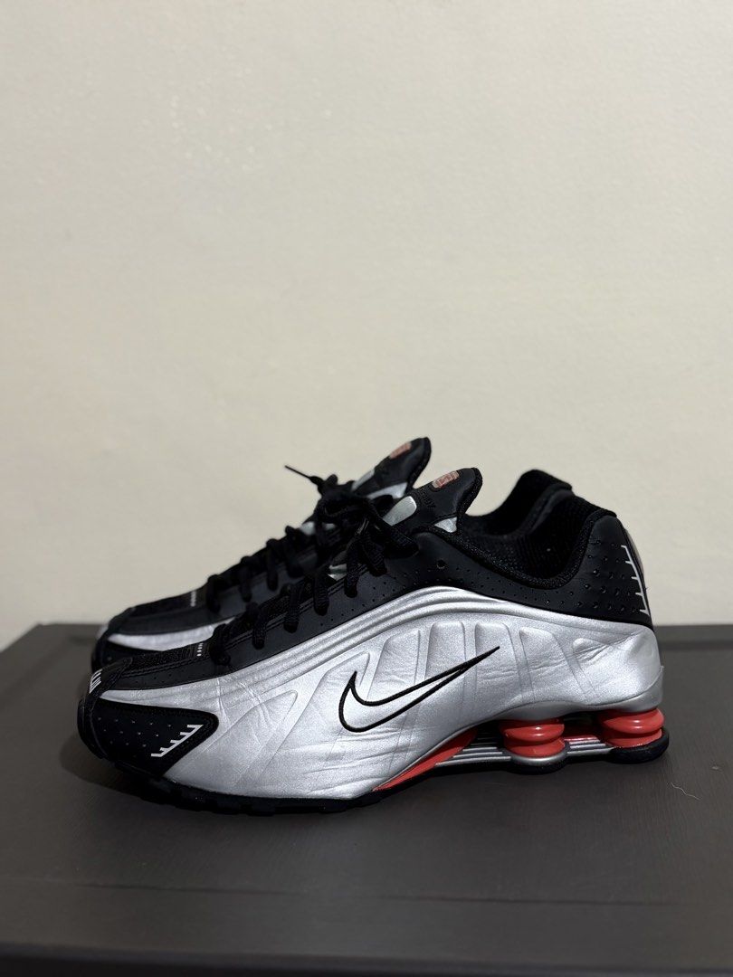 Nike Shox R4 Metallic (Category: Sneakers) located in Baguio. Submitted by snkr.essence (Listing ID 1469537225, Image 1). Description: Nike Shox R4 Metallic Size: 10 US 9 UK 28 CM Condition: Used Inclusions: Pair only Price: ₱3,000 Check us out on: IG: snkr.essence Carousell: snkr.essence 🚚 📦Shipping Thru J&T (₱200 SF) 📍Baguio City - 2600.
