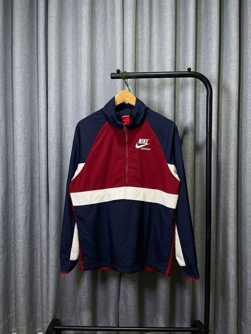 NIKE SPORTSWEAR HALF ZIP JAKCET (Category: Coats, Jackets and Outerwear) located in Davao. Submitted by blazing.rachel02 (Listing ID 1469397559, Image 1). Description: 21 x 29 (kasya medium) Bagong bago pa No issue Can do VC with actual item.