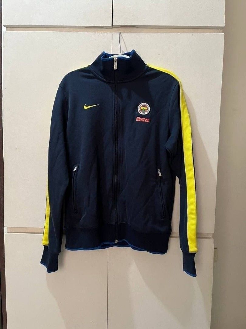 Nike Sportswear Jacket (Category: Coats, Jackets and Outerwear) located in Batangas. Submitted by batangascitywatches (Listing ID 1469515970, Image 1). Description: .