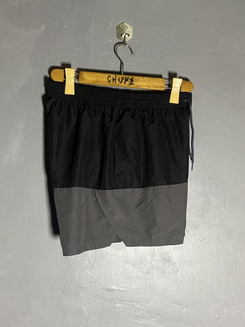 Nike Swim 5”” Volley Short (Category: Activewear) located in Cabuyao City. Submitted by chukz_x (Listing ID 1469526731, Image 3). Description: Nike Swim 5”” Volley Short Size : Large Dimes : 30-34W 14L Condition : Excellent Issue : none Price: 550 📍READY TO WEAR 📍Cabuyao Laguna.