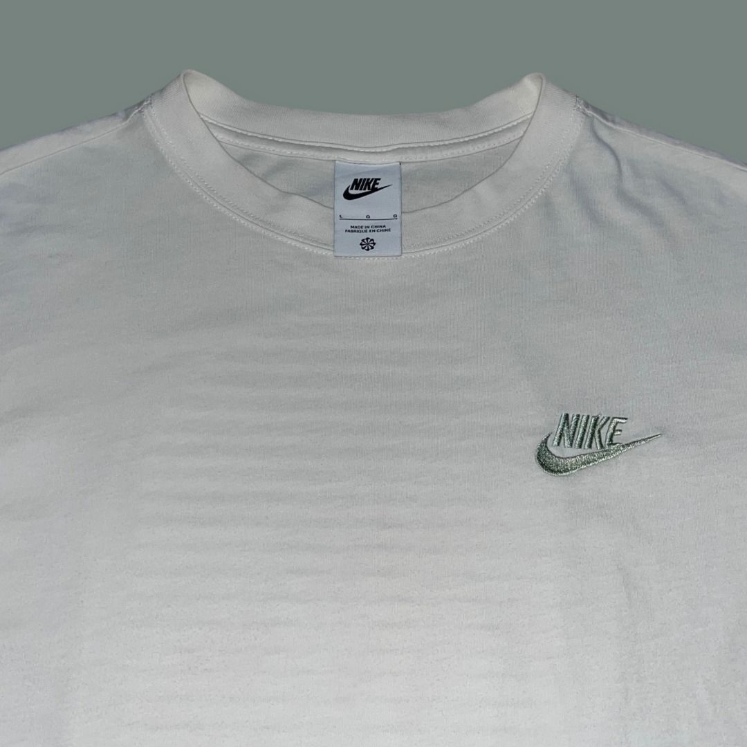 NIKE T SHIRT (Category: Tshirts & Polo Shirts ) located in Quezon. Submitted by ejay.thrift.clothes (Listing ID 1469556697, Image 3). Description: FREE SHIPPING LARGE 21.5 X 27 NO ISSUE COLOR RATE: 10/10 AS NEW CONDITION FRESHLY WASHED READY TO WEAR # 615.