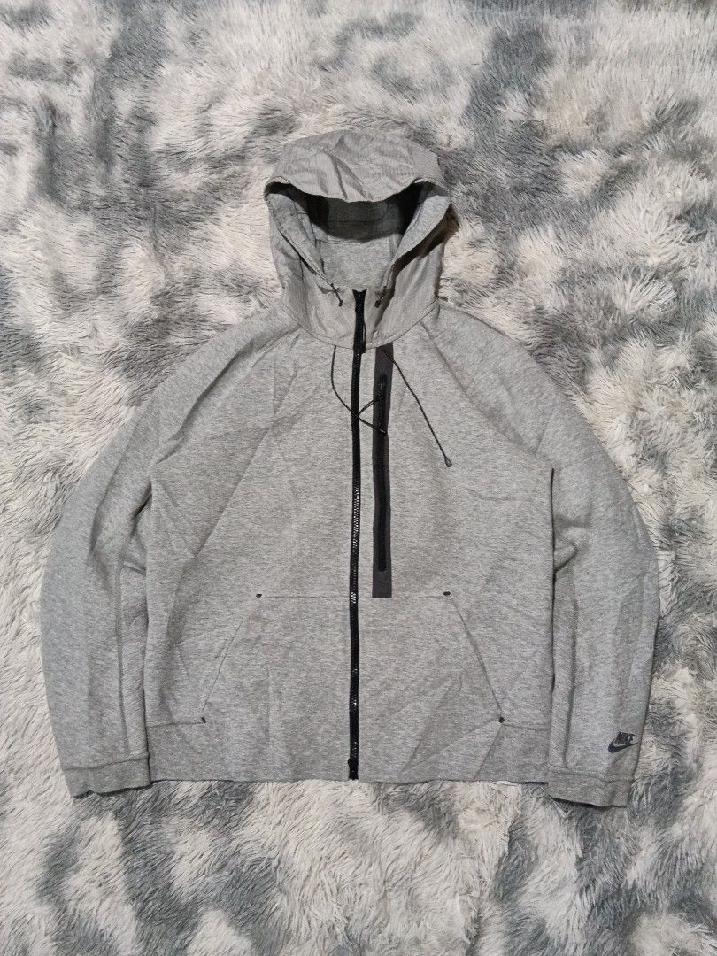 Nike tech fleece (Category: Coats, Jackets and Outerwear) located in San Carlos City. Submitted by wilburstthriftstore (Listing ID 1469444708, Image 1). Description: Nike tech fleece Size XL W22 | L25 No issue Need wash only Excellent condition 👌🏾 ₱800 + sf.