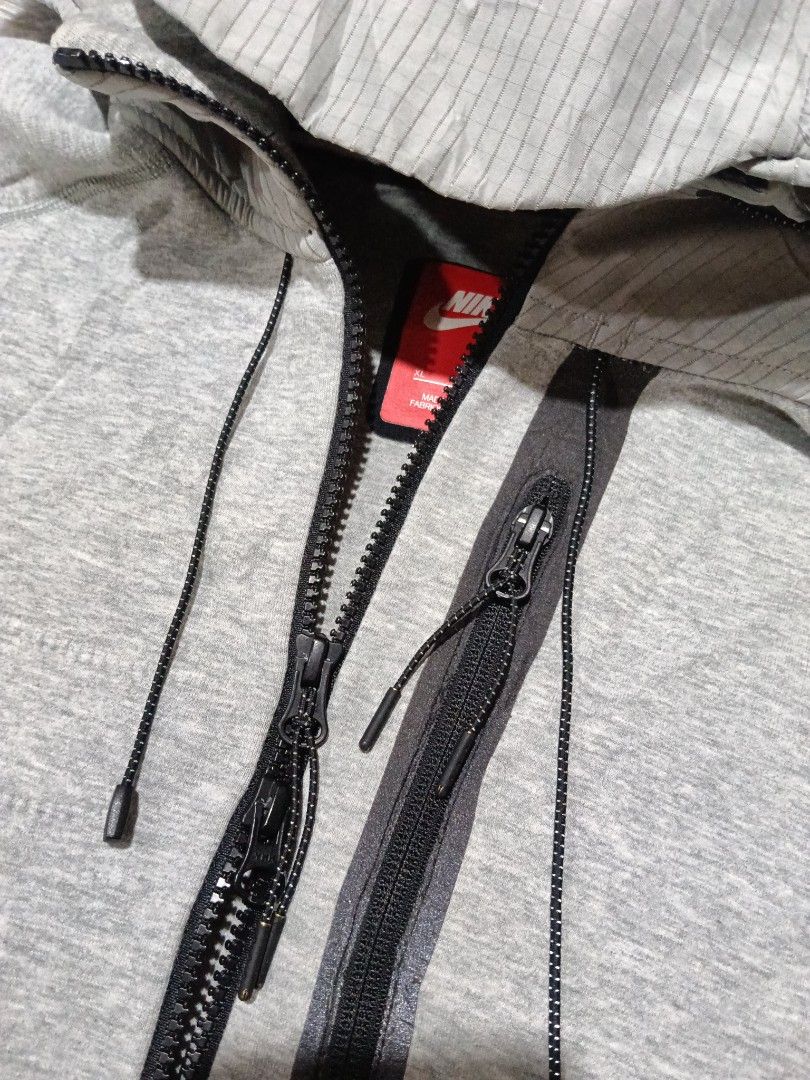 Nike tech fleece (Category: Coats, Jackets and Outerwear) located in San Carlos City. Submitted by wilburstthriftstore (Listing ID 1469444708, Image 2). Description: Nike tech fleece Size XL W22 | L25 No issue Need wash only Excellent condition 👌🏾 ₱800 + sf.