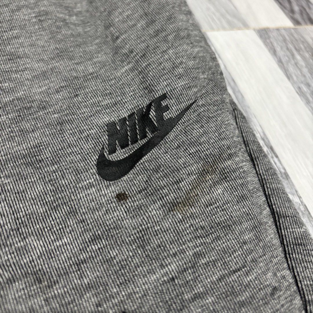 Nike tech fleece (Category: Shorts) located in Banga. Submitted by akosiloco (Listing ID 1469500099, Image 3). Description: Size xl Length 19 Plus sf.