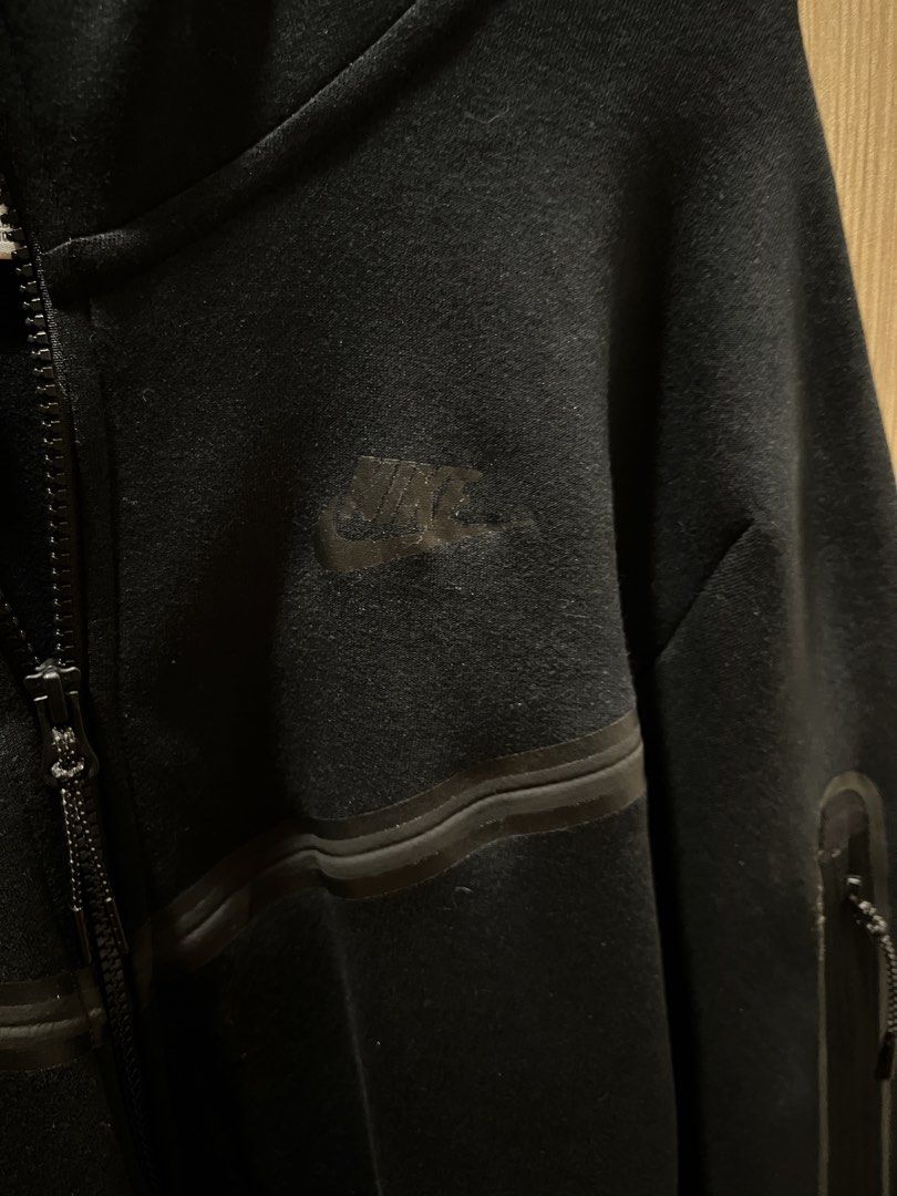 Nike Tech Fleece (Category: Coats, Jackets and Outerwear) located in Quezon. Submitted by newmanilaselected (Listing ID 1469520253, Image 2). Description: Nike Tech Fleece Black - Size small (can fit up to medium) - Good as new. Barely worn - Not thrifted. Originally purchased from Nike outlet at South Korea - Timeless Nike piece. The tech fleece is a staple activewear or lifestyle jacket. Whether you’re an athlete or gusto mo lang ipang porma, t