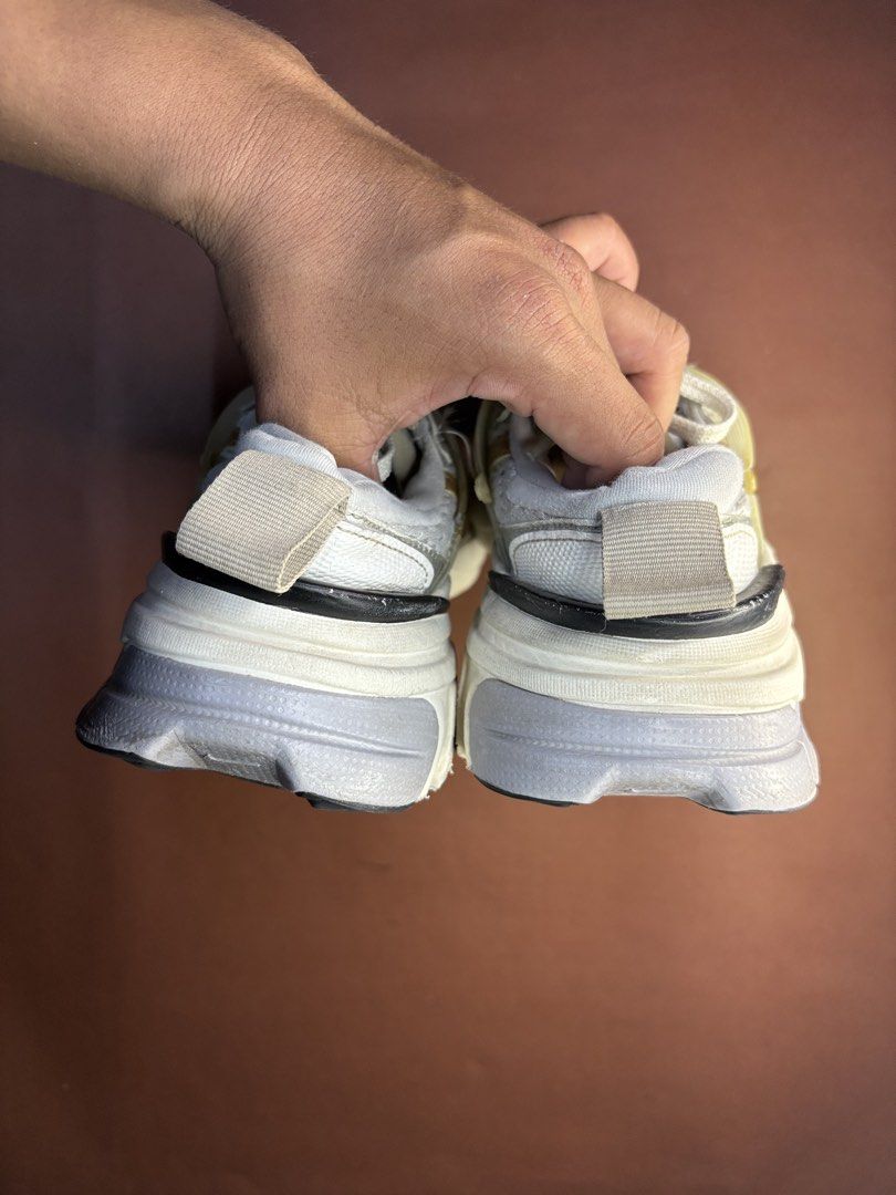 Nike V2k run (Category: Sneakers) located in Cagayan de Oro. Submitted by _kai.thrift (Listing ID 1469511162, Image 3). Description: .