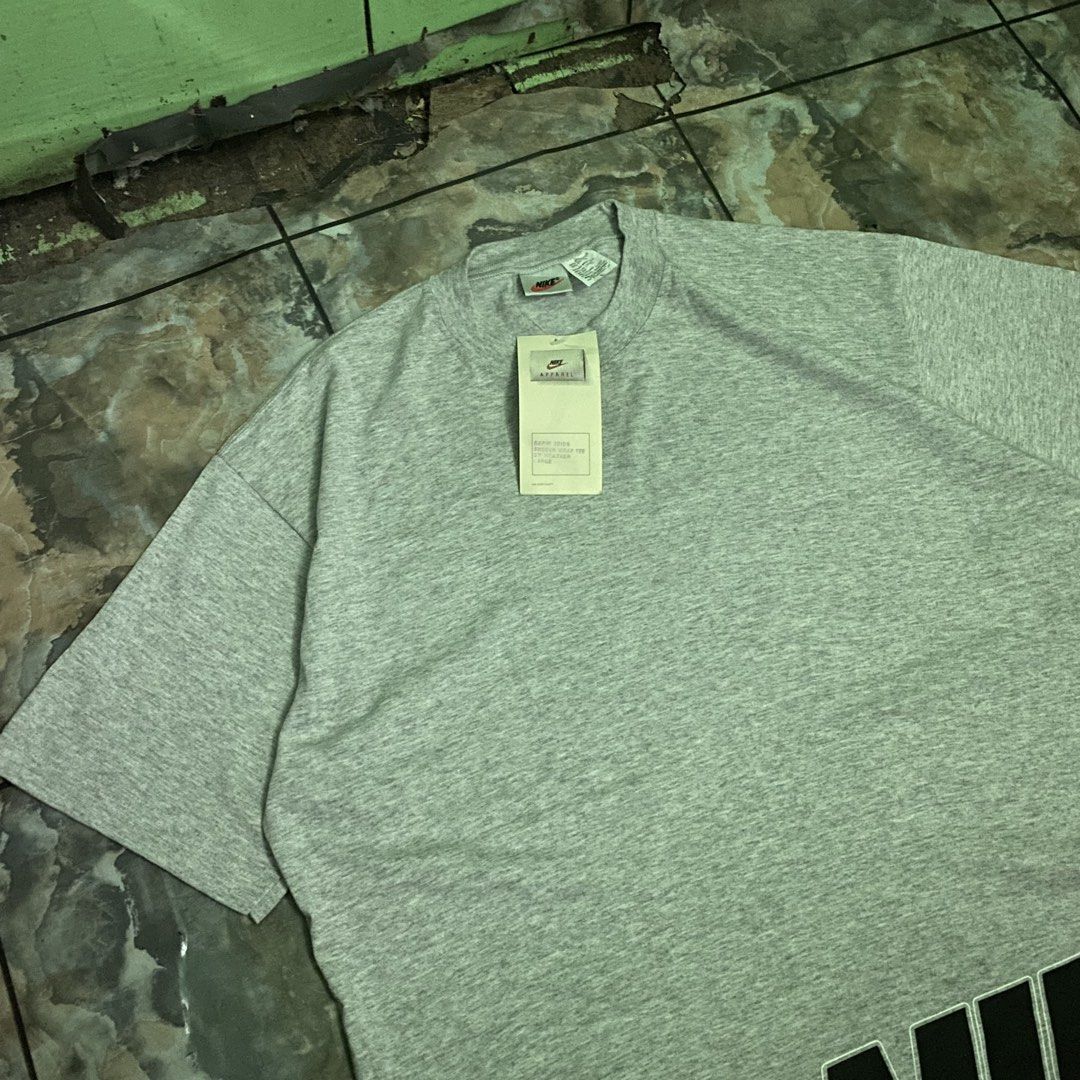 Nike vintage (Category: Activewear) located in Cabadbaran. Submitted by 21stera.ph (Listing ID 1469537357, Image 3). Description: Nike vintage made in ph brand new with hangtags no issue 21 by 29.