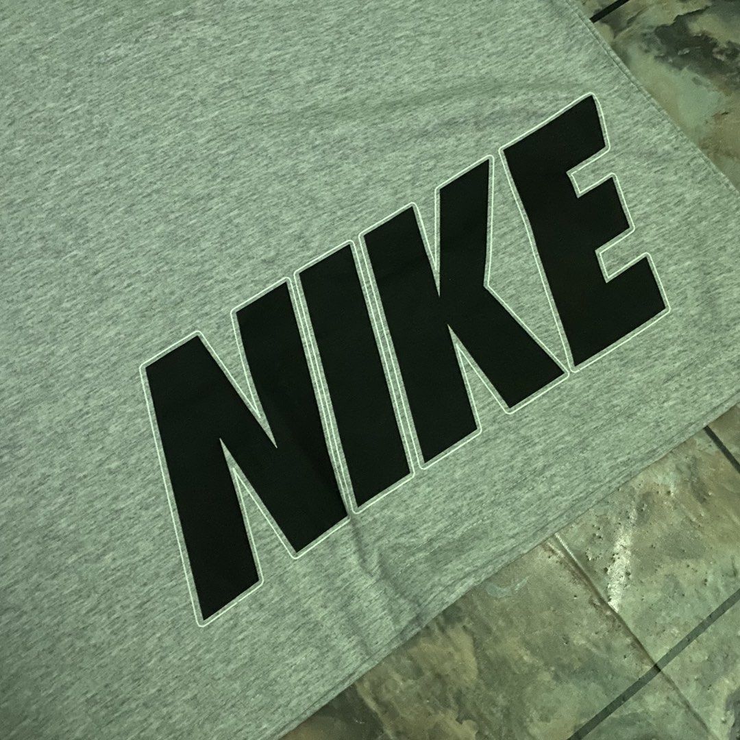 Nike vintage (Category: Activewear) located in Cabadbaran. Submitted by 21stera.ph (Listing ID 1469537357, Image 2). Description: Nike vintage made in ph brand new with hangtags no issue 21 by 29.