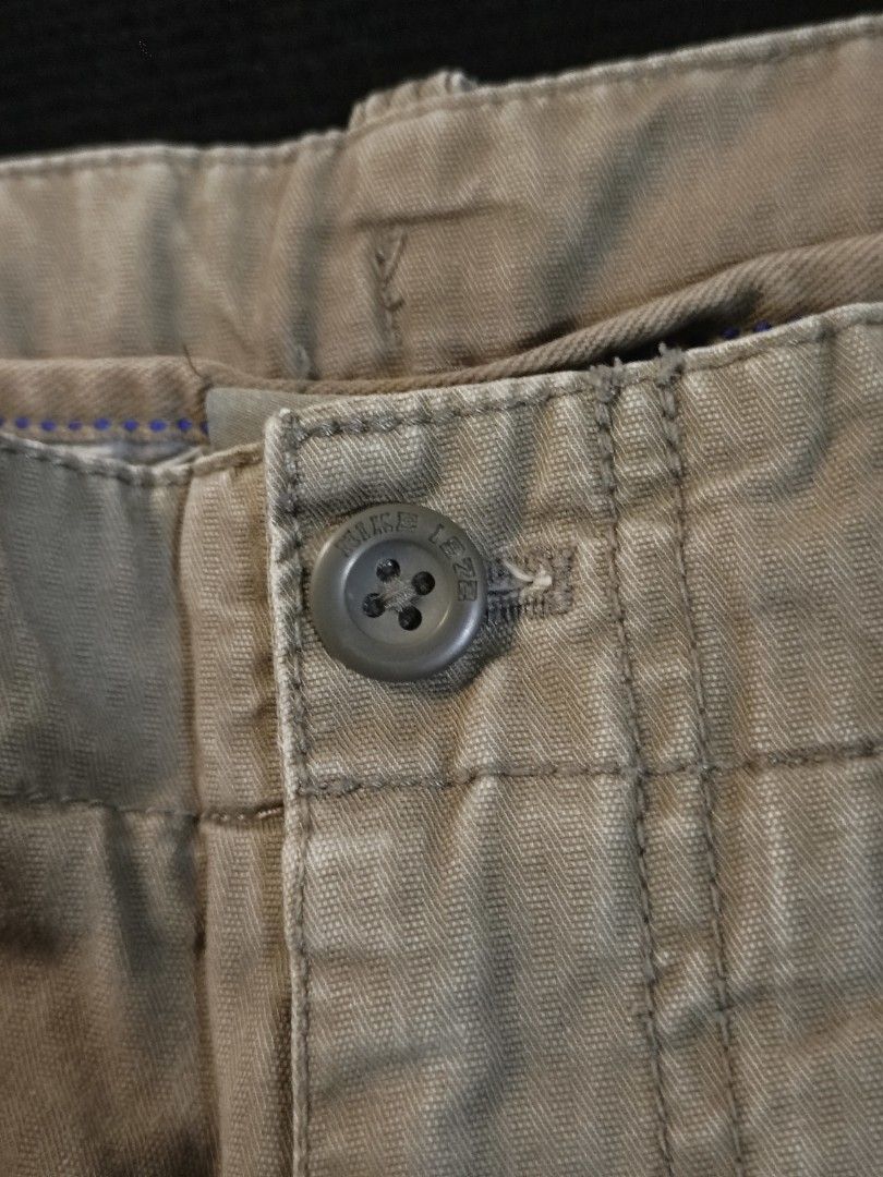 NIKE VINTAGE NSW JORTS (Category: Shorts) located in San Fernando. Submitted by retro_d (Listing ID 1469547498, Image 3). Description: - NIKE VINTAGE NSW JORTS - Size: W-36/L-23/T-14/LO-12 - Condition: Excellent - Color Rate: 9/10 - No issue.