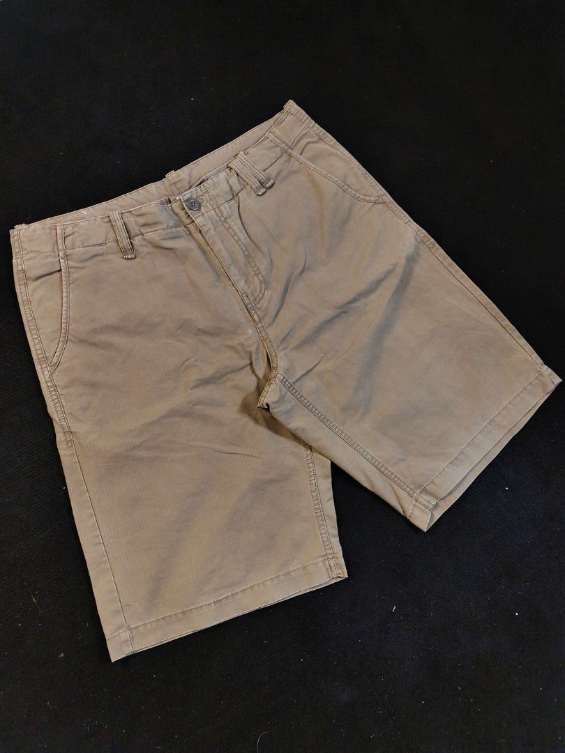NIKE VINTAGE NSW JORTS (Category: Shorts) located in San Fernando. Submitted by retro_d (Listing ID 1469547498, Image 1). Description: - NIKE VINTAGE NSW JORTS - Size: W-36/L-23/T-14/LO-12 - Condition: Excellent - Color Rate: 9/10 - No issue.