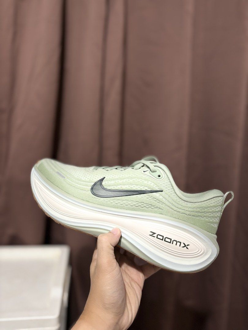 Nike Vomero Plus (Category: Sneakers) located in Makati City. Submitted by macannield00518 (Listing ID 1469560649, Image 2). Description: Nike Vomero Plus Php 5990 (srp Php9395) 10 US BNEW Shipping nationwide avail via LBC 🚚 Meetup around Batangas and BGC.