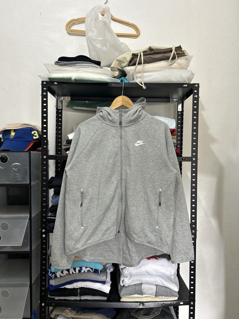 nike womens techfleece (Category: Coats, Jackets and Outerwear) located in Cavite. Submitted by arvinroderos (Listing ID 1469430741, Image 1). Description: Nike techfleece women’s 23x24-27 As new 1250.
