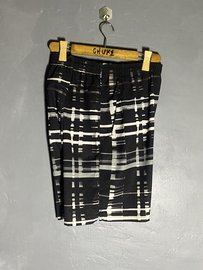 Nike Woven Gladiator Printed Short (Category: Activewear) located in Cabuyao City. Submitted by chukz_x (Listing ID 1469524098, Image 3). Description: Nike Woven Gladiator Printed Short Size : Large Dimes : 34-40W 20L 12H Condition : Excellent Issue : none Price: 450 📍READY TO WEAR 📍Cabuyao Laguna.