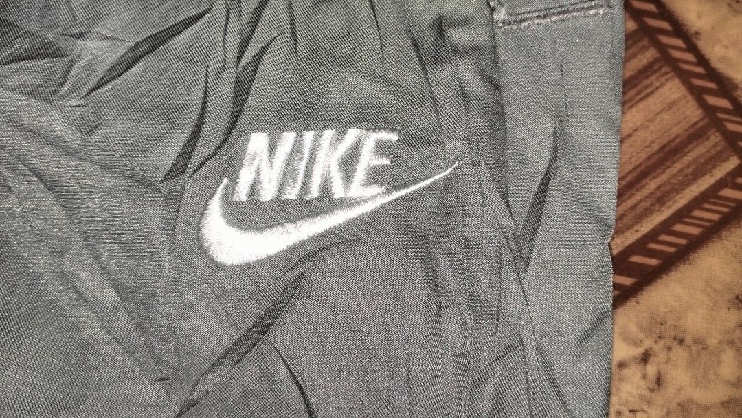 Nike woven jogger pants (Category: Joggers) located in Bulacan. Submitted by ryldeal030912 (Listing ID 1469513905, Image 3). Description: excellent to new condition large 32-34" waistline 40" lenght.