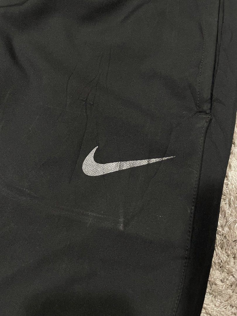 nike woven pants (Category: Joggers) located in Las Pinas. Submitted by moncaz2461827 (Listing ID 1469426071, Image 3). Description: N!!ke woven pants Size medium on tag Waist 32-34 Length 38.5 Excellent condition Color rate 9.9/10 No issue Need proper wash .