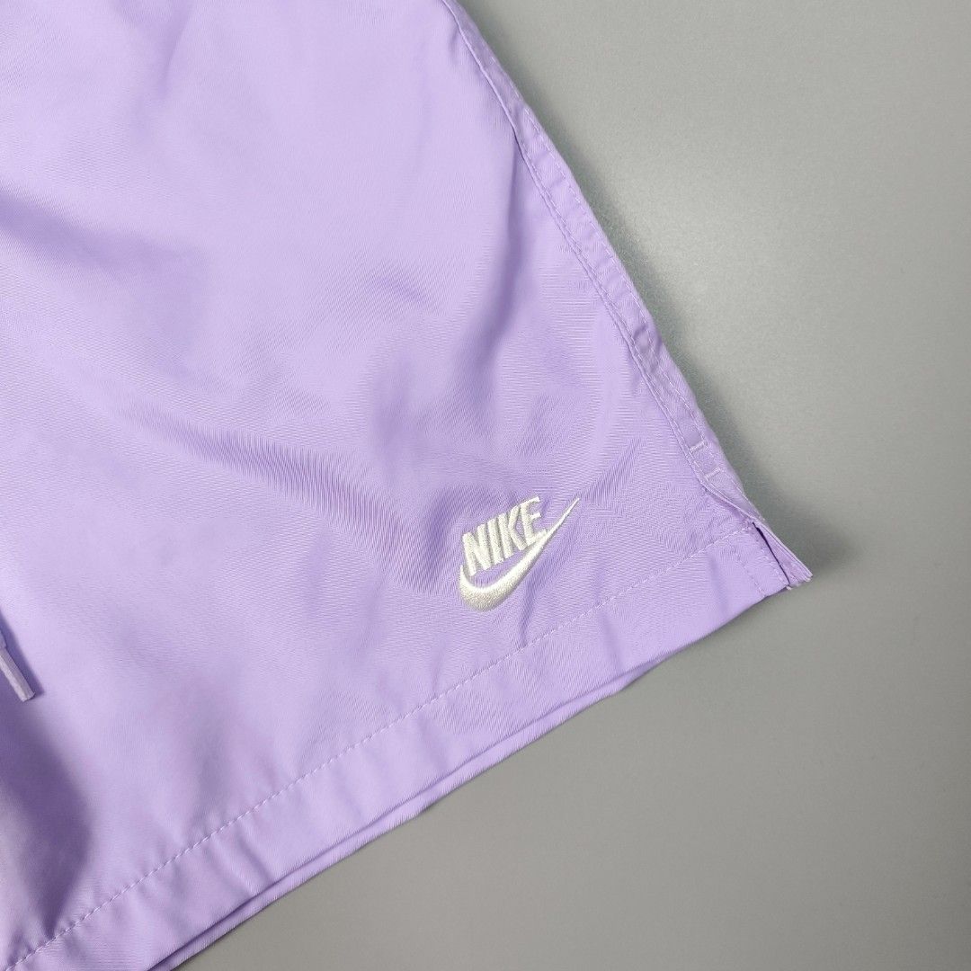 NIKE WOVEN SHORTS (Category: Shorts) located in Baguio. Submitted by nikholeisshop29 (Listing ID 1469554243, Image 2). Description: NIKE WOVEN SHORTS 880 + SF M on tag L:17 | W:28-32 Good as new condition Color rate: 10/10.