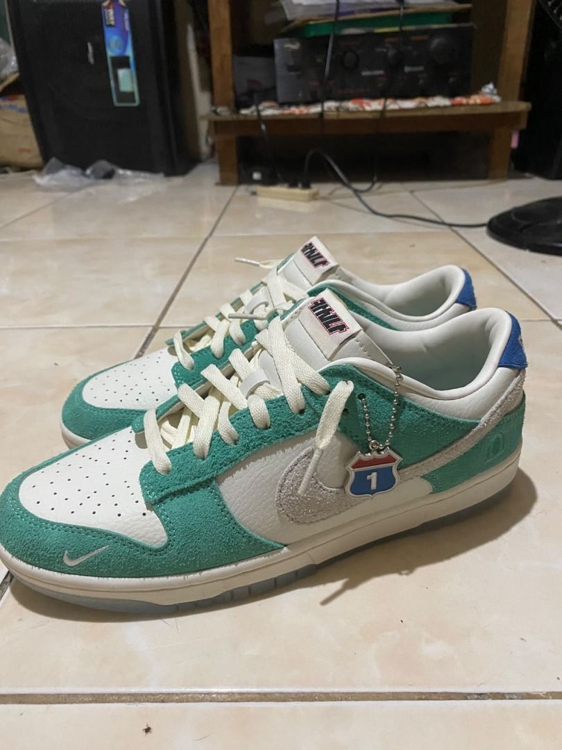 Nike x Kasina (Category: Sneakers) located in Caloocan City. Submitted by sunekisunek (Listing ID 1469515295, Image 2). Description: Negotiable.