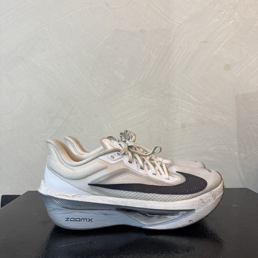 Nike Zoom Fly 6 (Category: Sneakers) located in Las Pinas. Submitted by rileyboi (Listing ID 1469519971, Image 2). Description: pair only, no box decluttering.