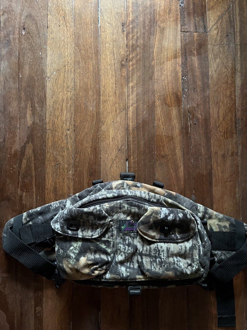 Nimrod Outdoor Realtree Pinnacle Pack (Full System) (Category: Belt bags, Clutches and Pouches) located in Los Banos. Submitted by lootmeup (Listing ID 1469470449, Image 1). Description: Nimrod Outdoor Realtree Pinnacle Pack (Full System) Detachable advance shoulder harness Large pouch size, convenient to use for outdoor activities Pwedeng gamitin na waist bag lang without harness Issue: broken lock on left pocket Size: Width: 11.5 Length: 15.5 T
