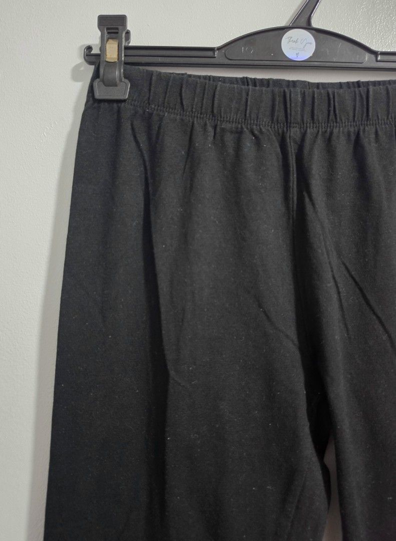 No Boundaries Black Leggings Size S (Category: Activewear) located in Paranaque City. Submitted by franinnashop (Listing ID 1469459757, Image 3). Description: Declutter - Brand: No Boundaries - Size: S (3-5) - Color: Black - Material: Stretchy fabric with a comfortable elastic waistband - Perfect for daily casual wear or relaxing at home - Measurements: Waist 22-28 inches, Length 34 inches, Inseam 26 inches.