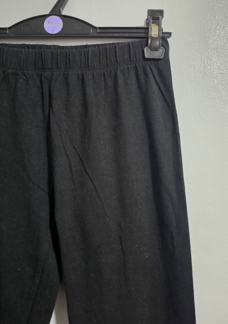 No Boundaries Black Leggings Size S (Category: Activewear) located in Paranaque City. Submitted by franinnashop (Listing ID 1469459757, Image 2). Description: Declutter - Brand: No Boundaries - Size: S (3-5) - Color: Black - Material: Stretchy fabric with a comfortable elastic waistband - Perfect for daily casual wear or relaxing at home - Measurements: Waist 22-28 inches, Length 34 inches, Inseam 26 inches.