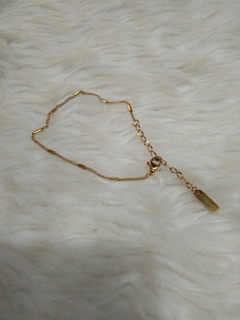 Non tarnish adjustable gold bracelet (Category: Bracelets) located in Quezon City. Submitted by eidorableshop (Listing ID 1469401860, Image 2). Description: .