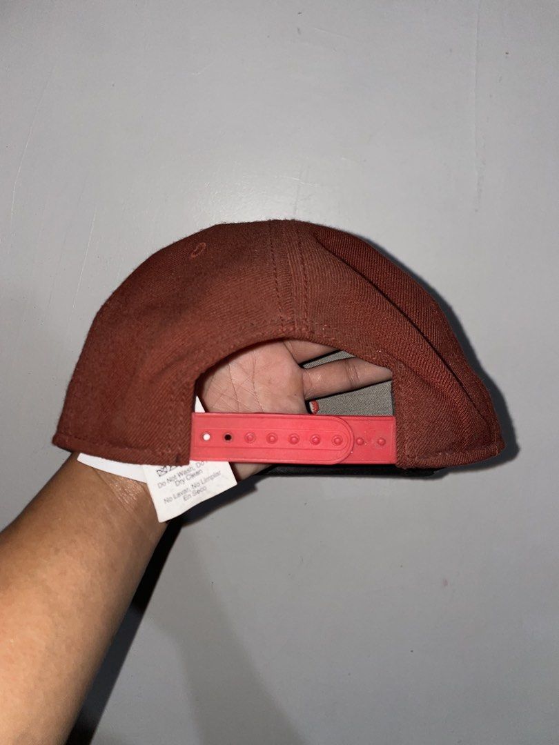 Oakley Ellipses Print Snapback (Category: Caps & Hats) located in Tandag. Submitted by jig_gy (Listing ID 1469504546, Image 3). Description: Oakley Ellipse Print Snapback - Excellent condition - Snapback / Flat Brim - No issue DM📩 Unli vouch Mindanao location.