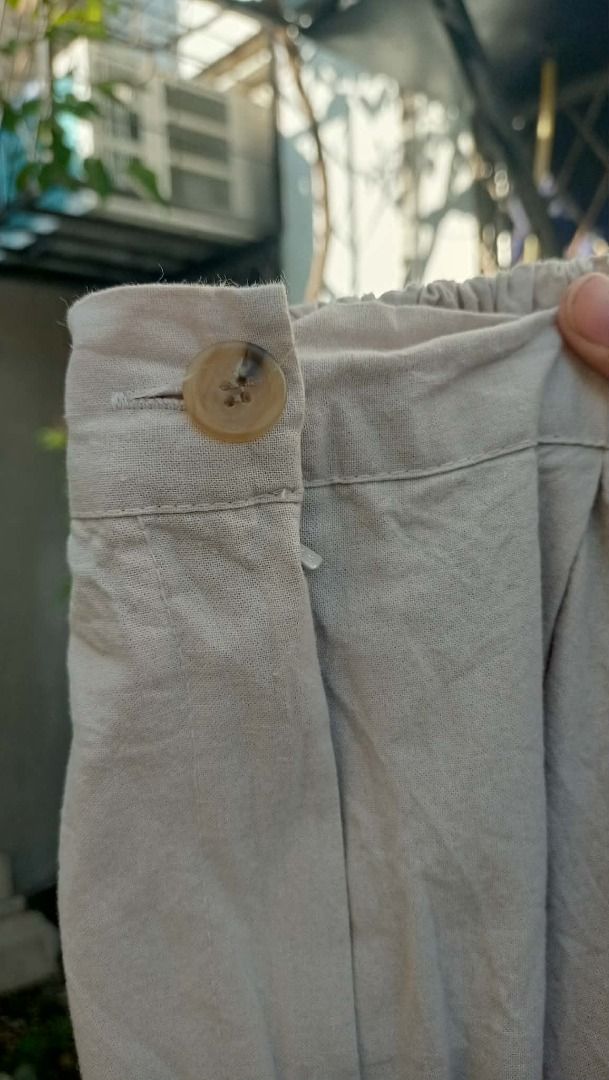 Oat Linen maxi skirt (Category: Skirts) located in Davao. Submitted by irisrazona16792 (Listing ID 1469427214, Image 3). Description: Wd Side pocket Waist 24-28 (garterize) L 32 good as new.