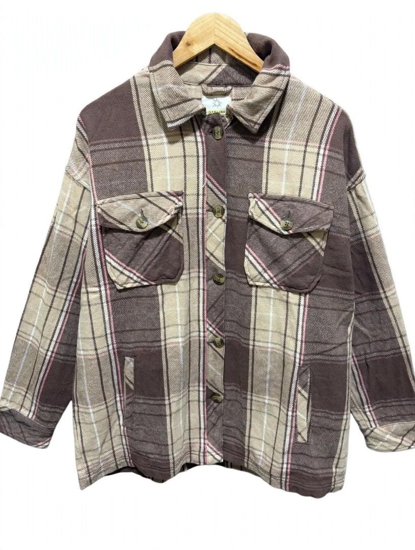 Offline by Aerie Plaid Button-Up Jacket Medium (Category: Coats, Jackets and Outerwear) located in Quezon City. Submitted by kimzxc_536 (Listing ID 1469544541, Image 1). Description: BRAND : OFFLINE (CORDUROY) Size: XLARGE Dimes: 25 X 29 Condition: EXCELLENT Colorate: 9.7/10 Issue: ❌ Price 500.