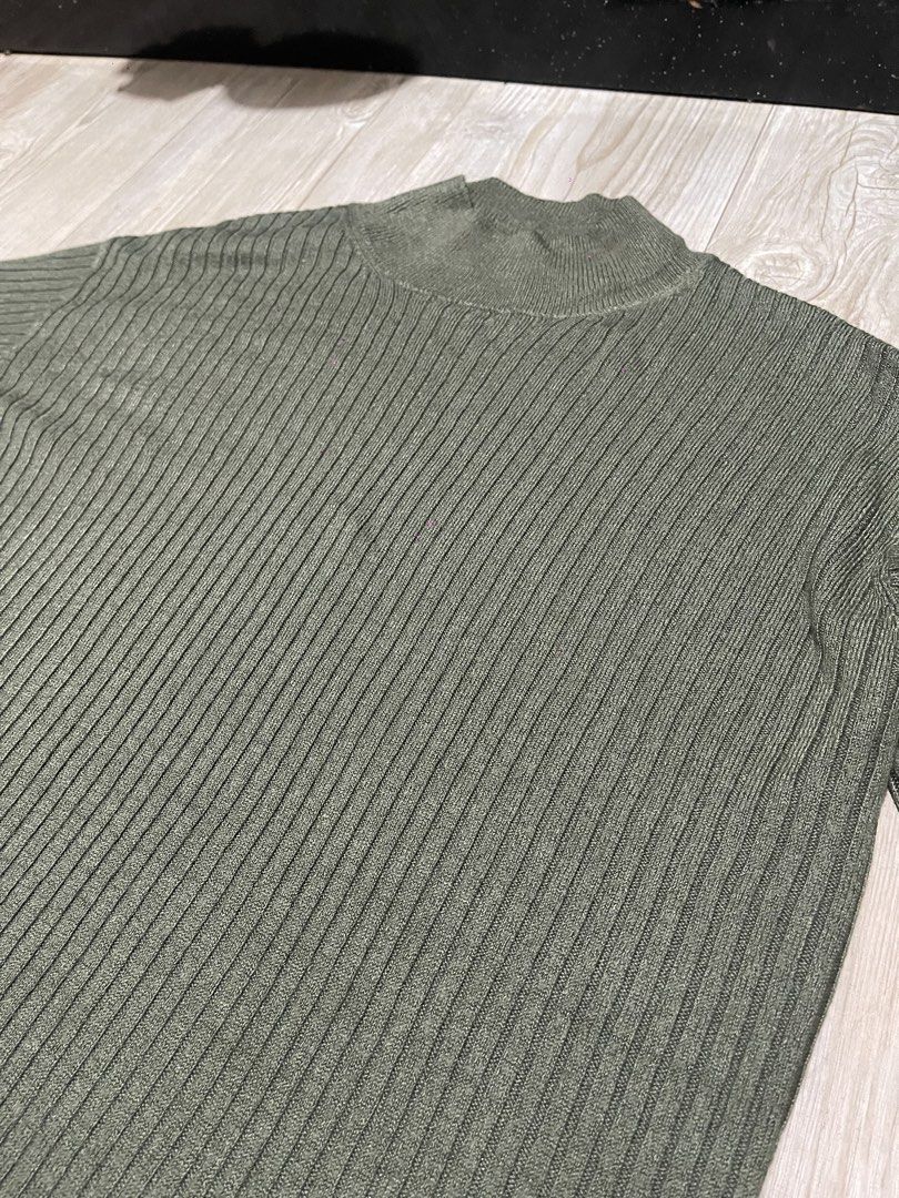 Olive Green Ribbed Knit Longline Sweater (Category: Coats, Jackets and Outerwear) located in Baguio. Submitted by find_found001 (Listing ID 1469545008, Image 2). Description: Style: Ribbed knit sweater / Tunic · Color: Olive Green / Dark Khaki · Features: Crew neck, ribbed texture, longline fit..