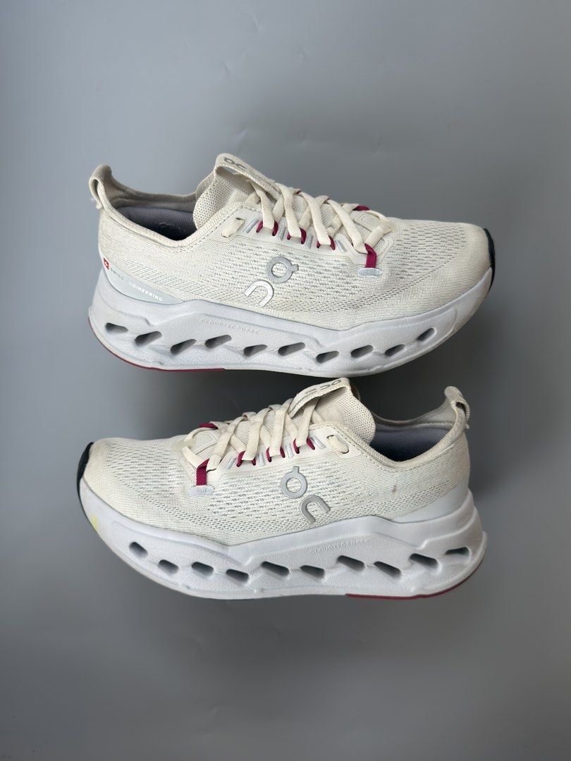 ON CLOUD SURFER MAX (Category: Sneakers) located in Legazpi City. Submitted by mr.solelution (Listing ID 1469495101, Image 2). Description: • ON CLOUD SURFER MAX ( women ) • SIZE: 6.5us / 37.5euro / 23.5cm • EXCELLENT CONDITION • MINOR SIGN OF USAGE LOCATION: LEGAZPI ALBAY BICOL📍 PLUS SHIPPING FEE 💵 .