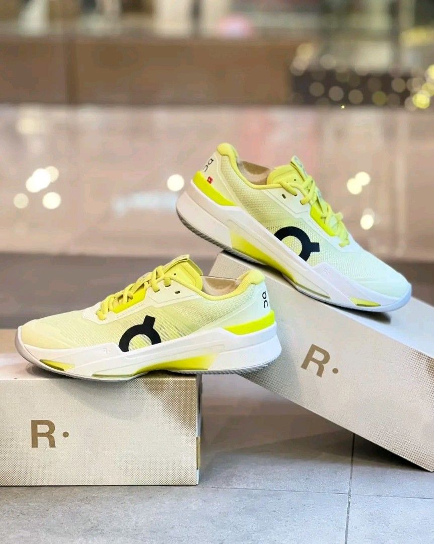 OnCLOUD ROGER PRO (Category: Racket and Ball Sports) located in Manila. Submitted by clevercrystal_254bfe (Listing ID 1469460749, Image 2). Description: OnCLOUD ROGER PRO all size are available Interested Please send size Order We accept COD No Cancelation Order Same Day Delivery.