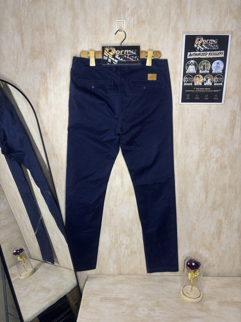 ONEILL CHINO PANTS (Category: Chinos) located in Cabuyao City. Submitted by pormanation-thrift-store (Listing ID 1469424379, Image 1). Description: ONEILL CHINO PANTS Condition: EXCELLENT Color rate: 9.5/10 Size: 32 Dimes: 33”Wx43”L Issue: MAY SULAT LANG SA LOOB NG WAIST‼️ Price: 1100.