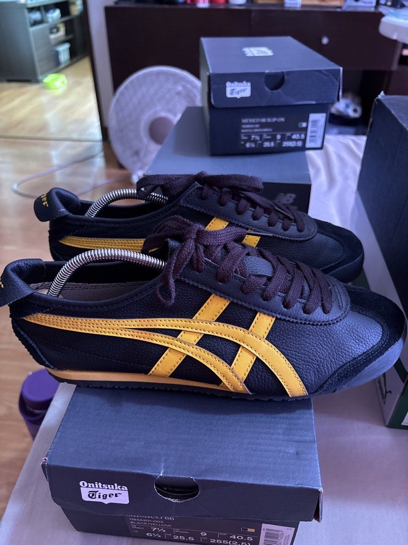 Onitsuka mexico 66 (Category: Sneakers) located in Binan City. Submitted by dabiescloset (Listing ID 1469414052, Image 2). Description: RFS want to buy something else. Good as new used 2-3x. I take good care of my shoes. No bad smell smells like new p.Bought at onitsuka store. Size 71/2 mens womens 9.