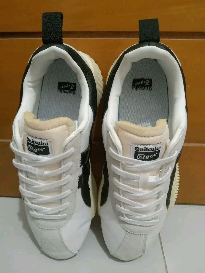 Onitsuka tiger sneakers (Category: Sneakers) located in Koronadal. Submitted by joeannmahi28609 (Listing ID 1469505909, Image 3). Description: onitsuka tiger chunky sneakers made in Vietnam size eur 44 for men only coded in excellent condition sino bet nito ukay source secondhand shoes mine nyo na.