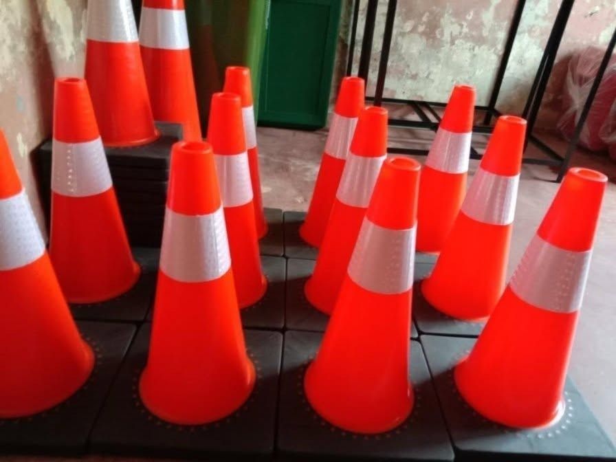 Orange Traffic Cones 18 inch (Category: Industrial Equipment) located in Caloocan City. Submitted by calmhawk_a2cd7a (Listing ID 1469448858, Image 2). Description: ORANGE TRAFFIC CONE 18 inch with reflector JUST CALL US / Pm me for more info. -09971763227 LOOK FOR : ANGHIE Address: 634 JRA COMPOUND LUPANG PARI SAN MIGUEL PASIG CITY WEBSITE: http://jocelynesidera30.wibsite.com/joekelceetrading email: [hidden information].