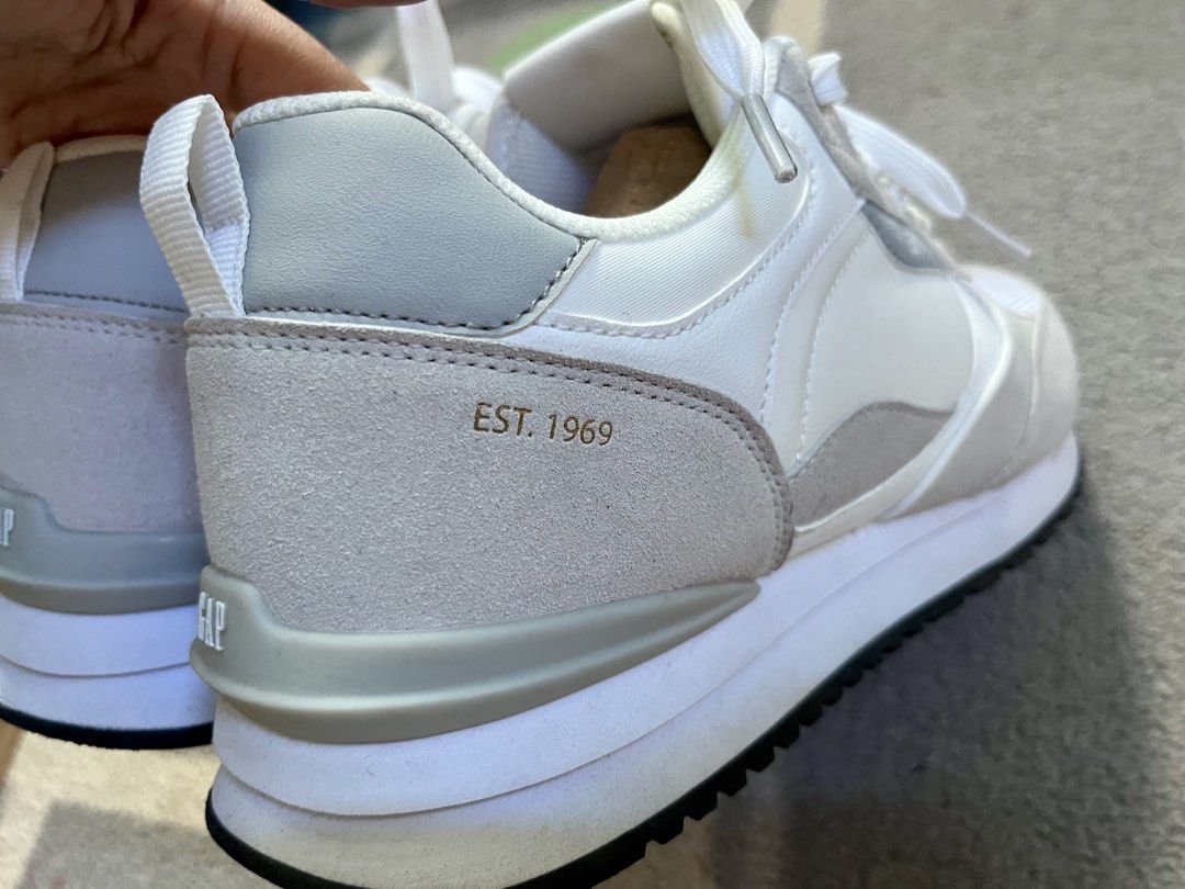 ORIG GAP RETRO RUNNER SNEAKERS (Category: Sneakers) located in Samal. Submitted by louieanne169895 (Listing ID 1469407197, Image 2). Description: EU-43 US-10.