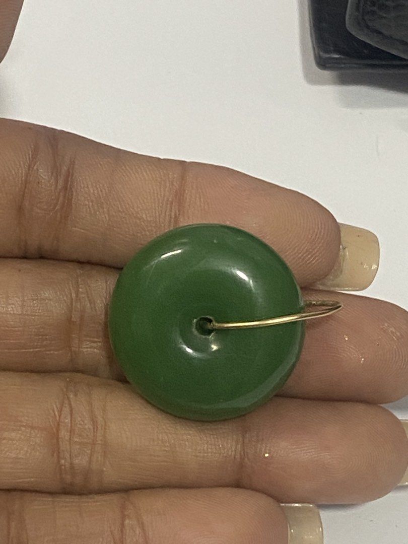 Orig Jade with gold setting (Category: Luxury Accessories) located in Bacolod City. Submitted by chuchaystuffs (Listing ID 1469416106, Image 3). Description: Unused bigay sken Ng ate ko from Japan ung sabitan Ng chain is real gold roughly naa .3-.4 gna cguro .