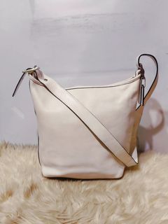 (Category: ) located in . Submitted by secondhand.shop.ph (Listing ID 1469554884, Image 1). Description: .