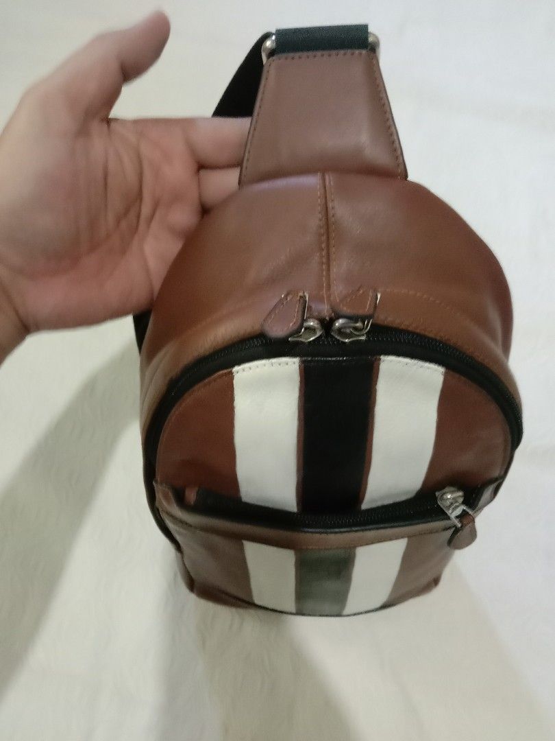 Original Coach Body bag for Men (Category: Luxury Bags & Wallets) located in San Jose. Submitted by stopnshop_02 (Listing ID 1469415014, Image 3). Description: payment first no to joyjoy talk.